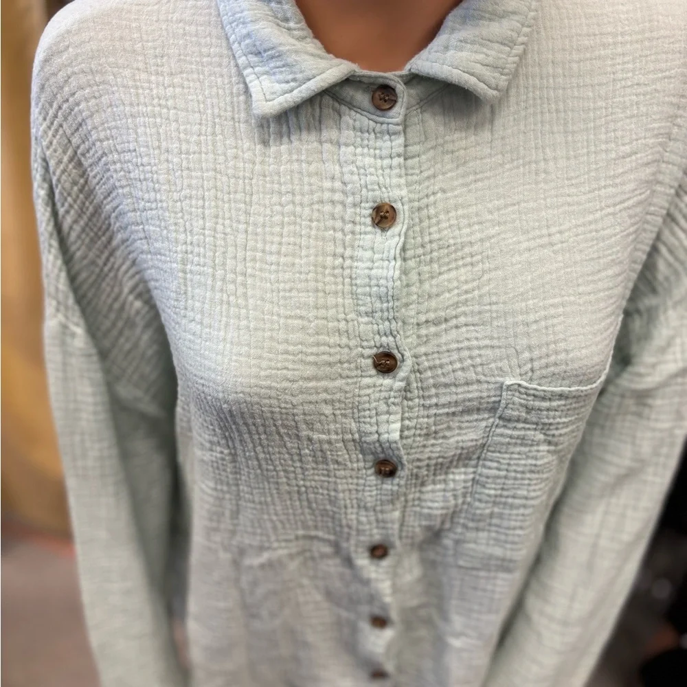 Textured Light Green Button-Up Shirt - Picture 2 of 8